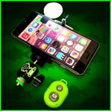 Load image into Gallery viewer, Phone Holder With Remote And Clip On Led Light - Self Take Kit- Full kit Self Take Station.