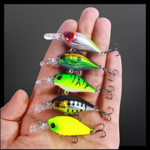 Set of 5 mini crankbait lures. mix of colours. 5cm Lures for Pike Perch Chub fishing.