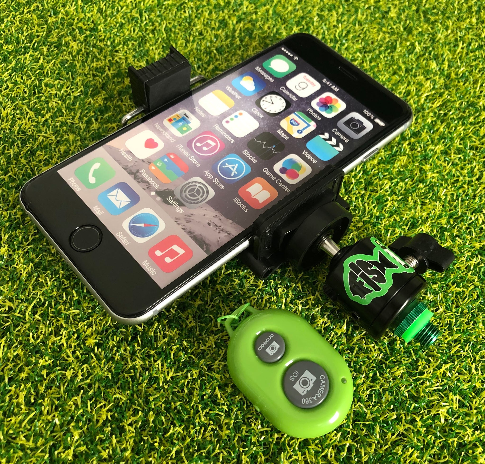 FiSH i Phone Holder With Cold Shoe Mount & Bluetooth Remote